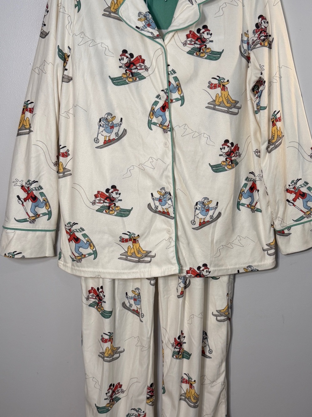 Disney Mickey & friends ski flannel pajama set small GUC winter cozy pjs